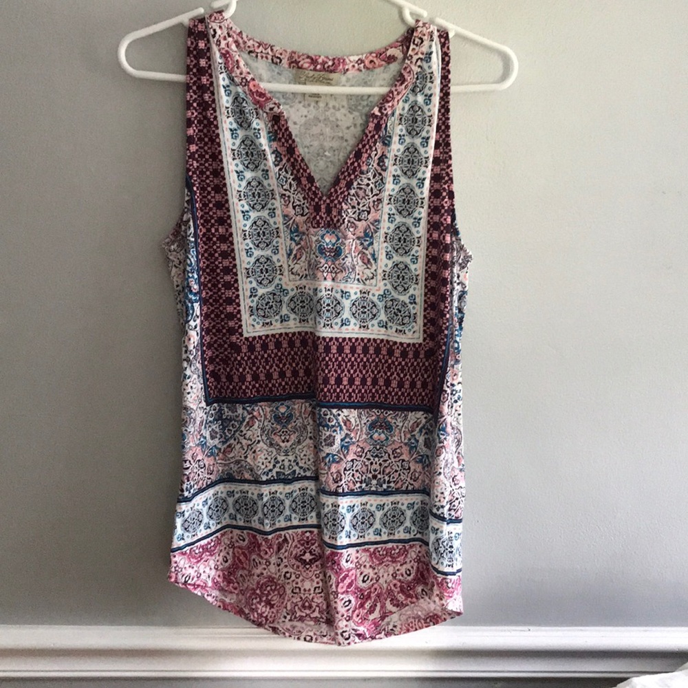 Patterned split neck tank top!